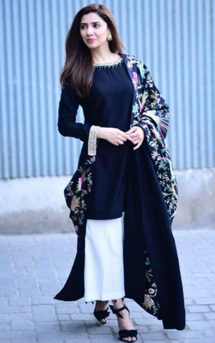 5 Times Mahira Khan Taught Us How to Nail the Monochrome Look! - Niche