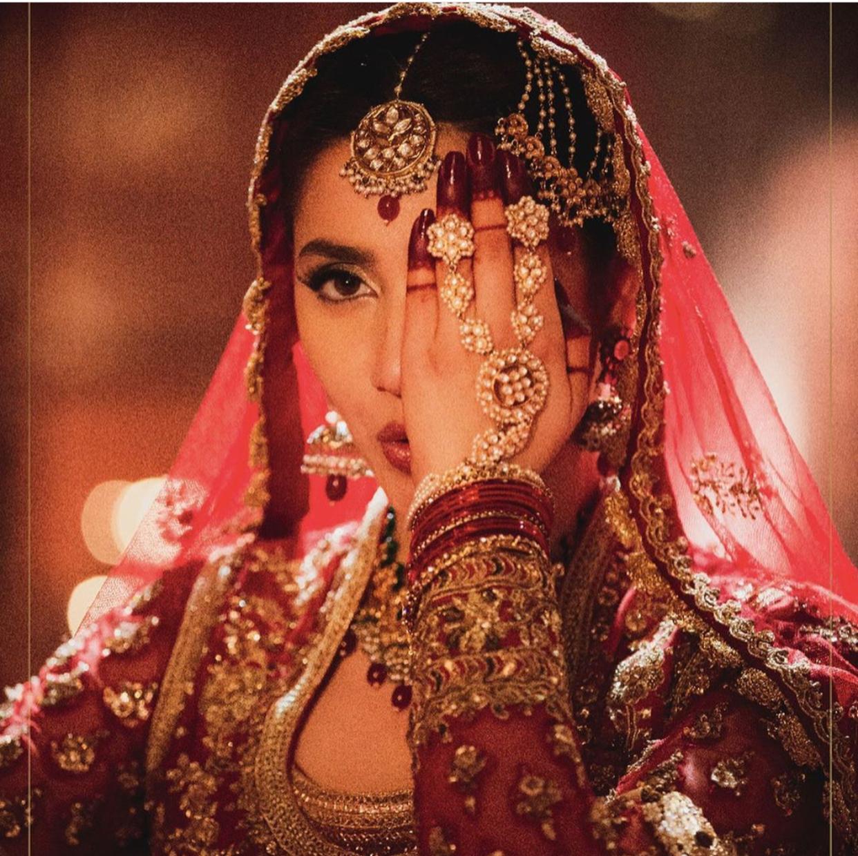 Mahira khan Reviving ‘Umrao Jaan Ada’ with Elegance Niche
