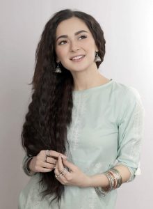 Hania Amir in Anaa