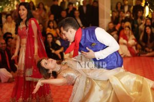 A great moment captured at Zainab Abbas and Hamza Kardar's shendi