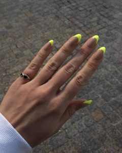 Neon Nail trend