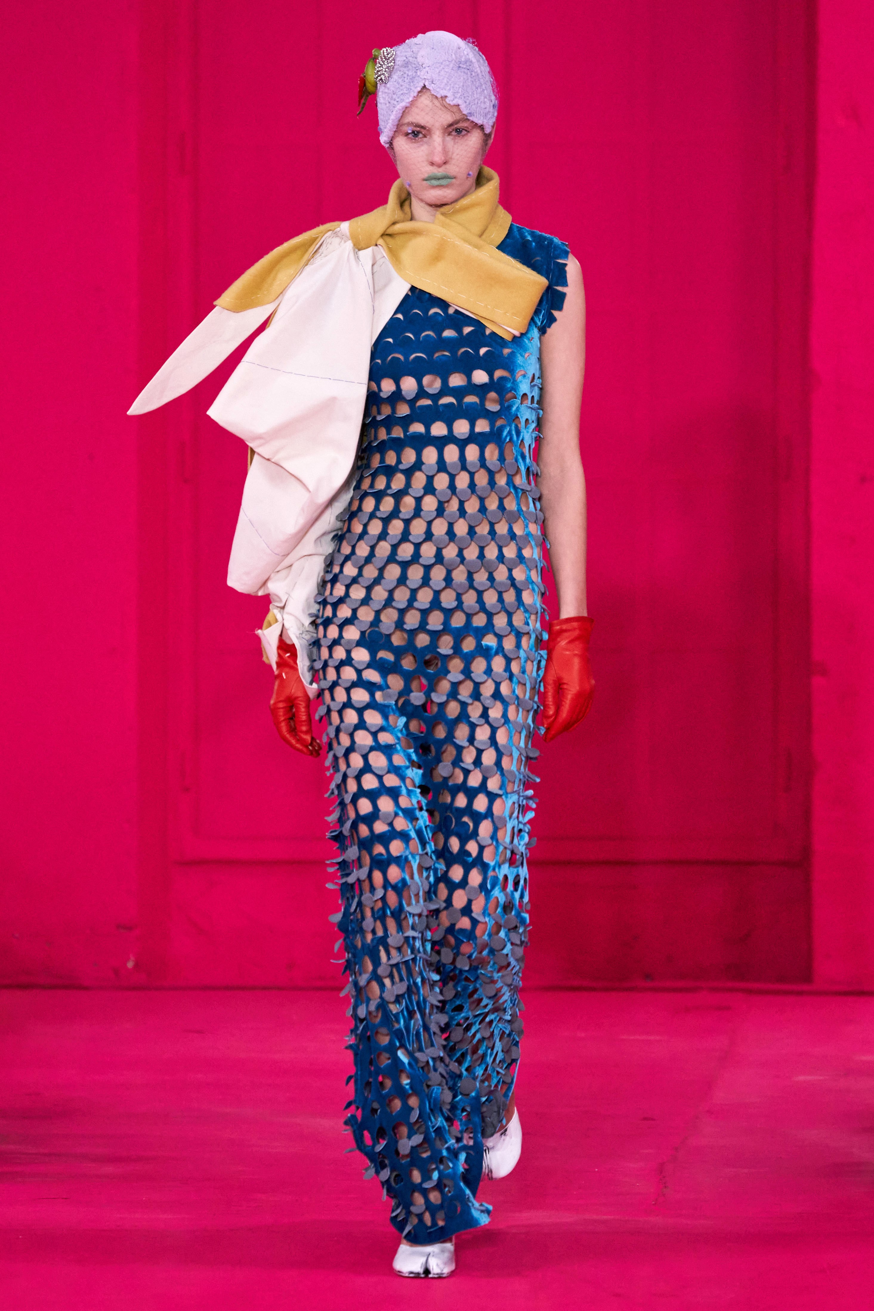 Top 5 breathtaking trends from haute couture shows 2020