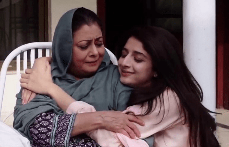 People Cannot Help But Love Mawra Hocane in Sabaat! - Niche